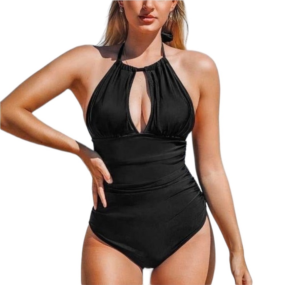 NWT Cupshe Keep Secrets Halter One-piece M